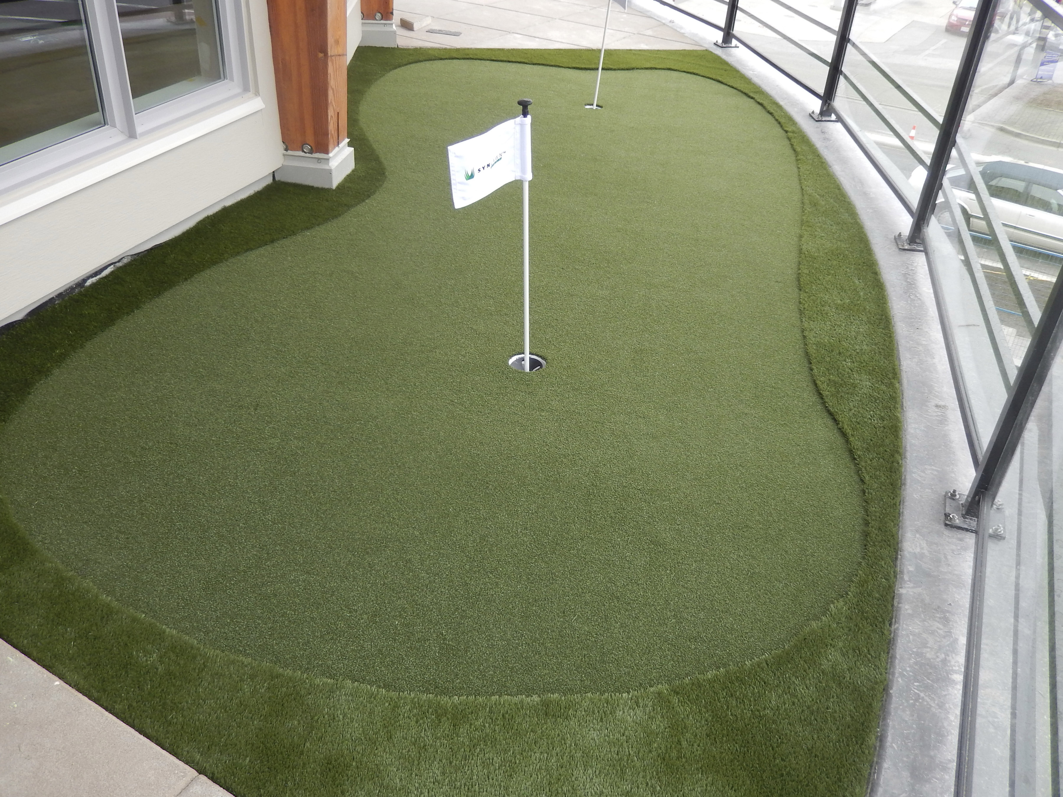Small deck putting green with quality